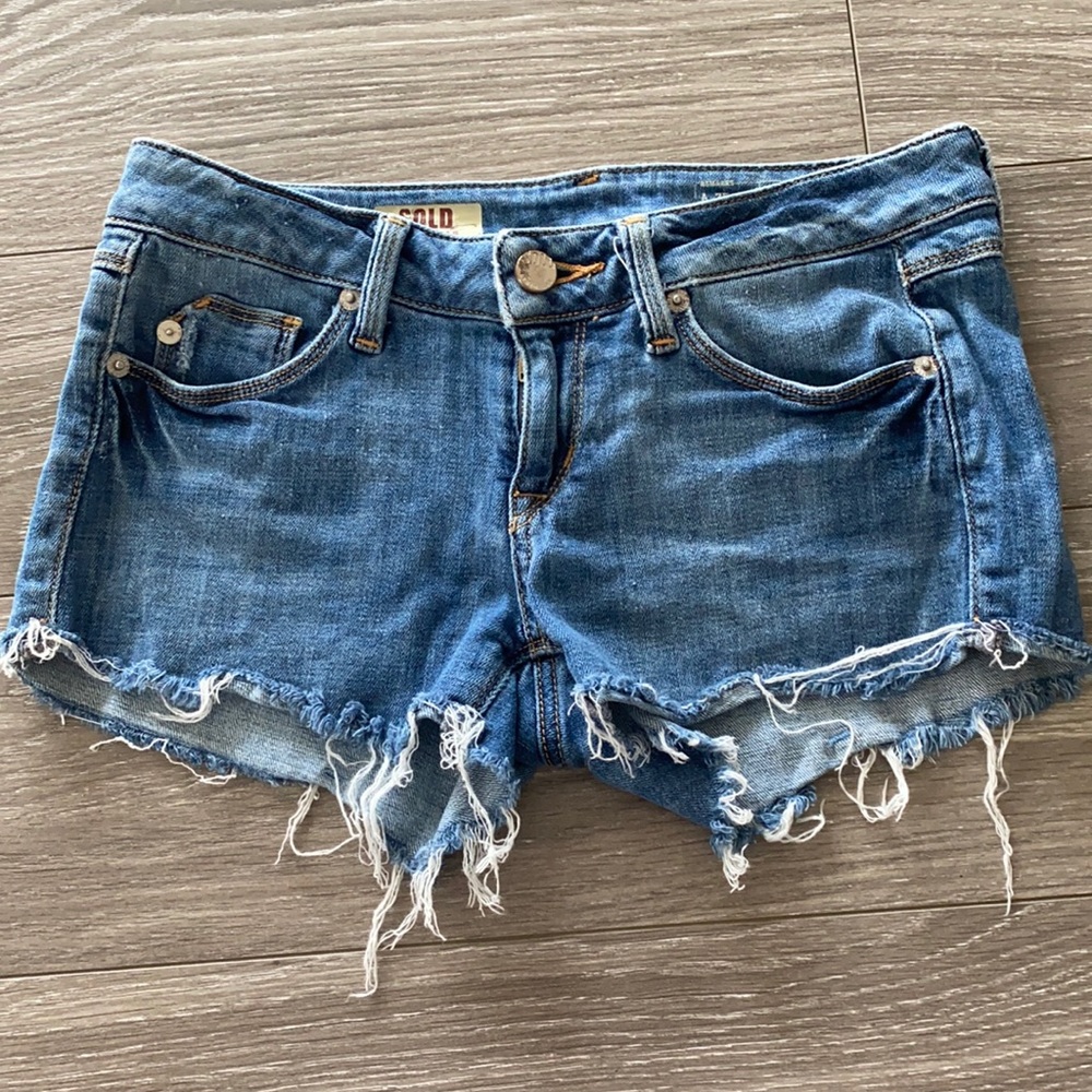 NWOT- Design Lab Jean Shorts